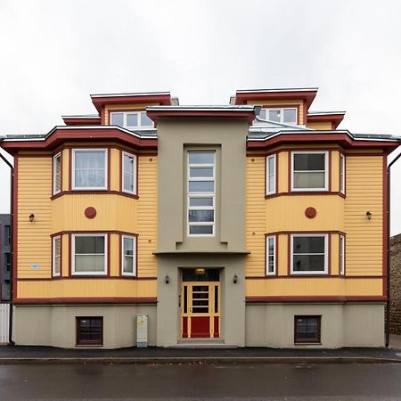 タリンCharming 1Br In Superb Location, Free Parking & Wi-Fiアパートメント エクステリア 写真