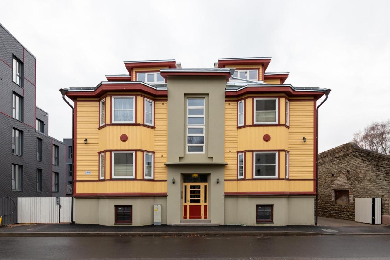 タリンCharming 1Br In Superb Location, Free Parking & Wi-Fiアパートメント エクステリア 写真