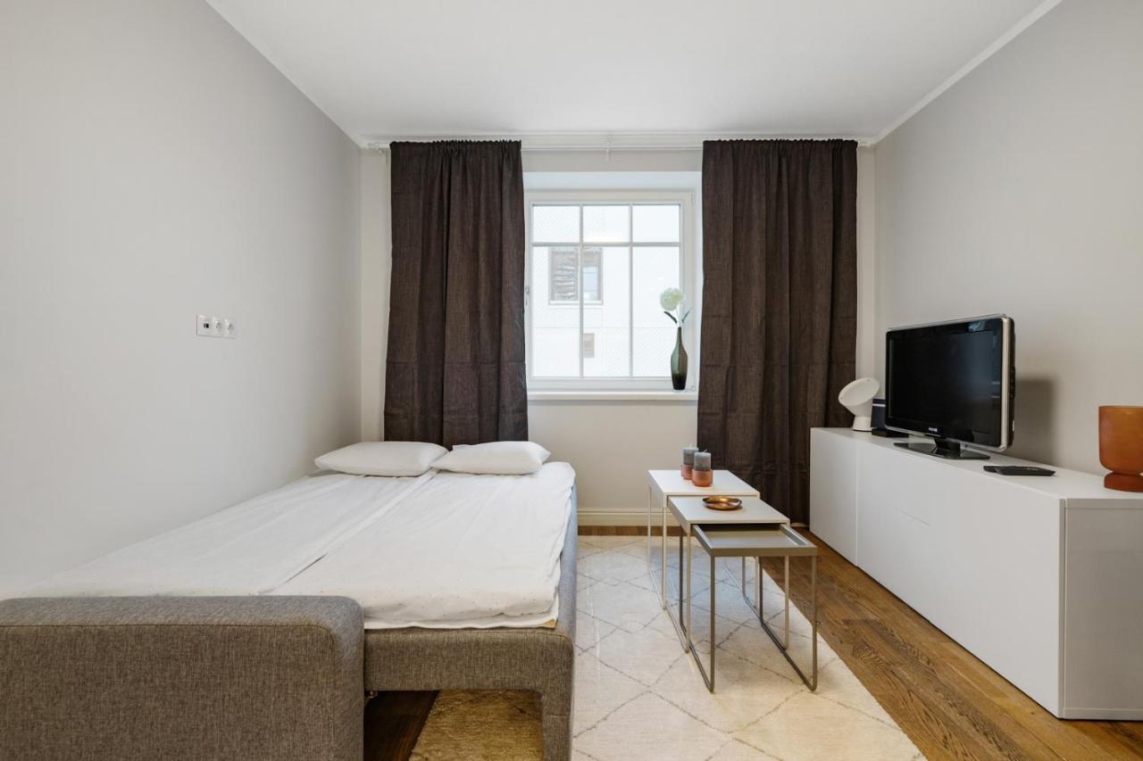 タリンCharming 1Br In Superb Location, Free Parking & Wi-Fiアパートメント エクステリア 写真