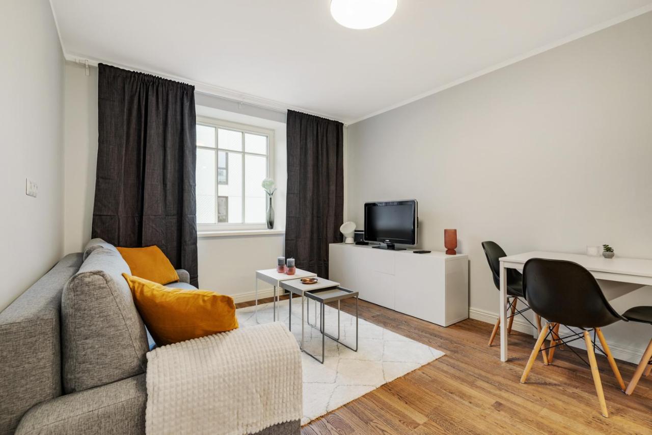 タリンCharming 1Br In Superb Location, Free Parking & Wi-Fiアパートメント エクステリア 写真
