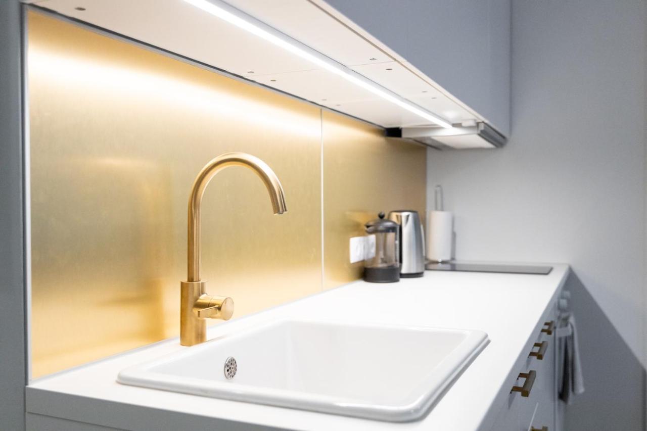 タリンCharming 1Br In Superb Location, Free Parking & Wi-Fiアパートメント エクステリア 写真