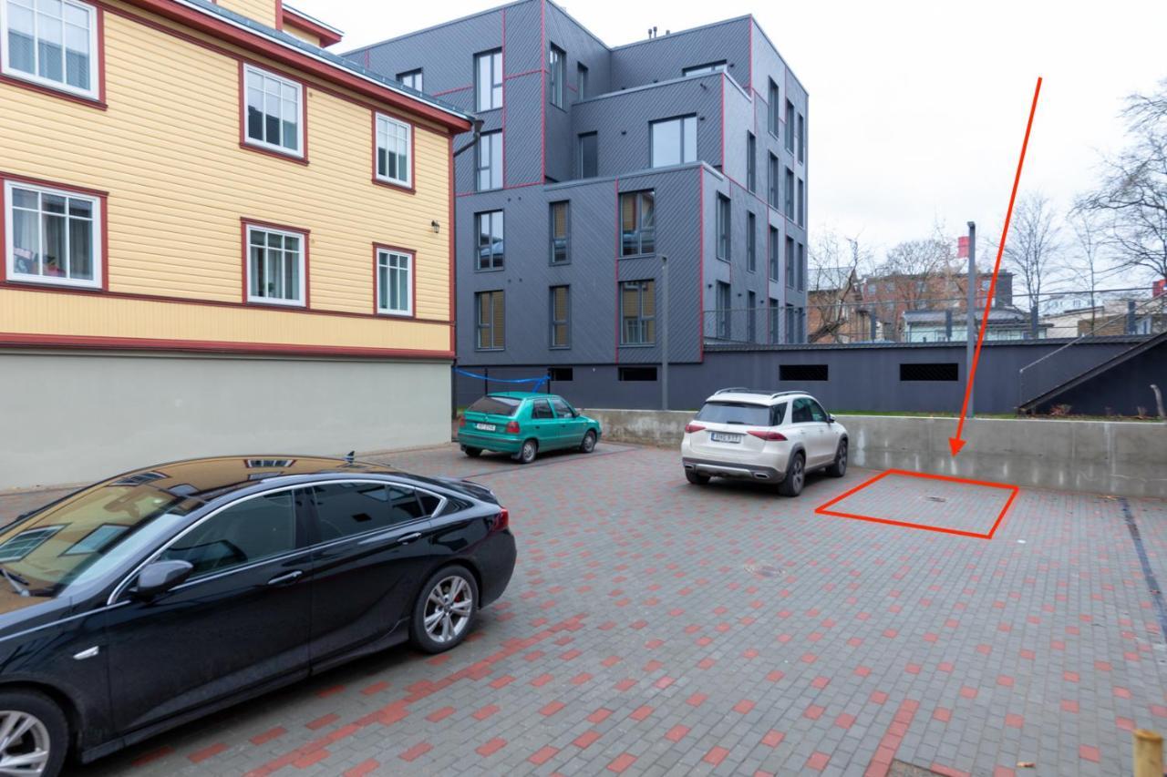 タリンCharming 1Br In Superb Location, Free Parking & Wi-Fiアパートメント エクステリア 写真